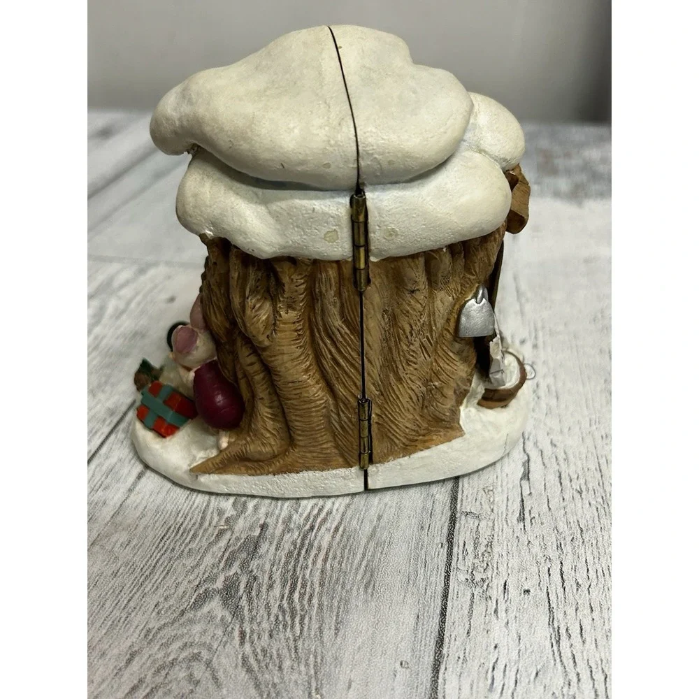 Vintage Disney Rabbit's House 1995 Christmas‎ at Our House Pooh Hinged Figurine